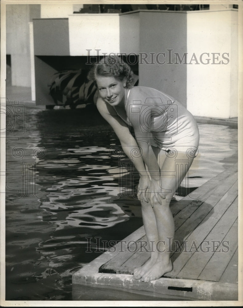 1939 Press Photo Former Junior Nat&#39;l 100-meter free style champion Helen Henr - Historic Images