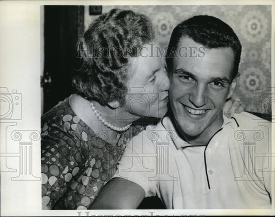 1961 Press Photo Boston English High School Slugger Bob Guindon & his Mother - Historic Images