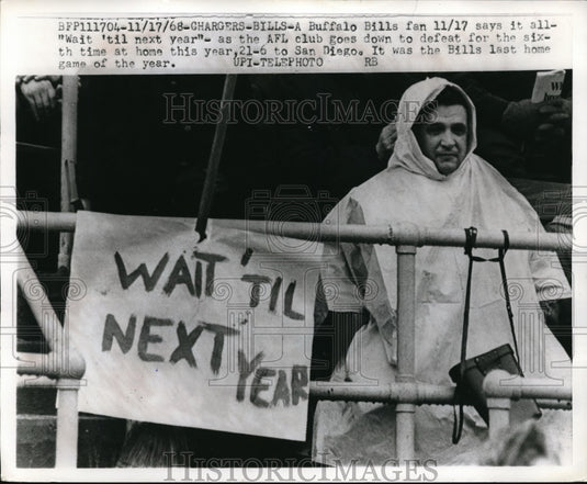 1968 Press Photo Buffalo Bills Football Fan Disappointed At San Diego Loss - Historic Images