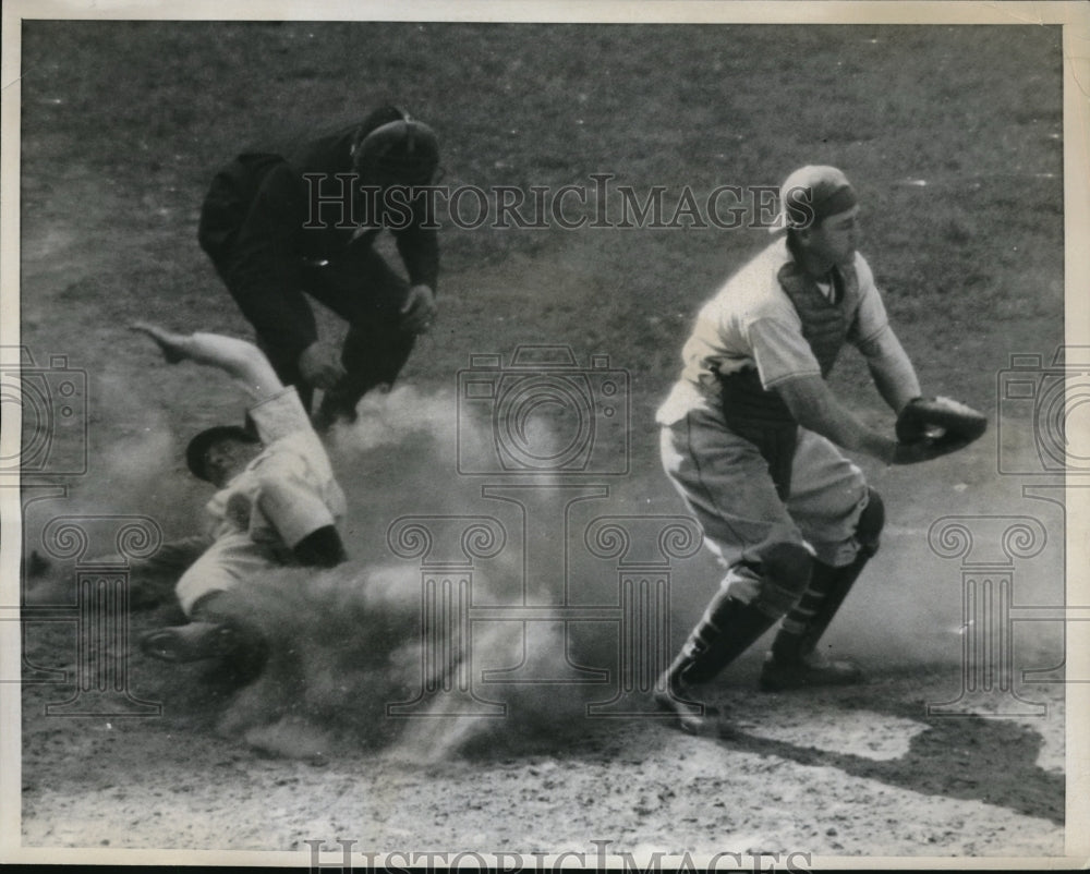 1936 Press Photo Dodgers Baseball Player Stripp Slides Home On Hassett - Historic Images