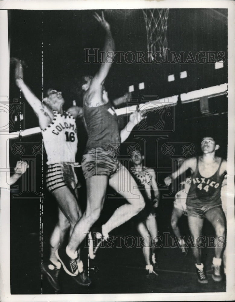 1951 Press Photo Mexican Basketball Team Defeats Colombia In Buenos Aires - Historic Images