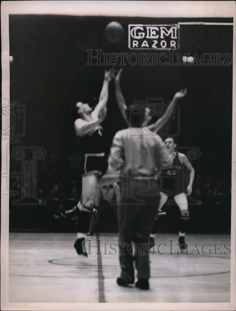 1937 Press Photo Jump Ball During 1st Quarter Of NYU Georgetown Game - nes13657 - Historic Images