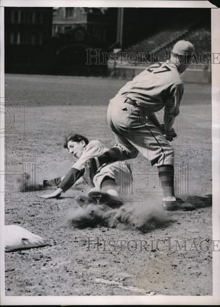 1938 Press Photo Saltz Harvard's Left Fielder & University of Pennsylvania Raffe - Historic Images