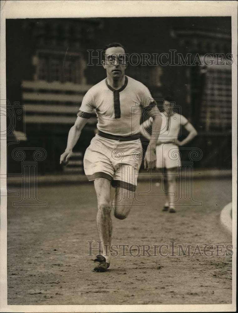 1923 Press Photo William Milligan, captains the famous Oxford University relay - Historic Images