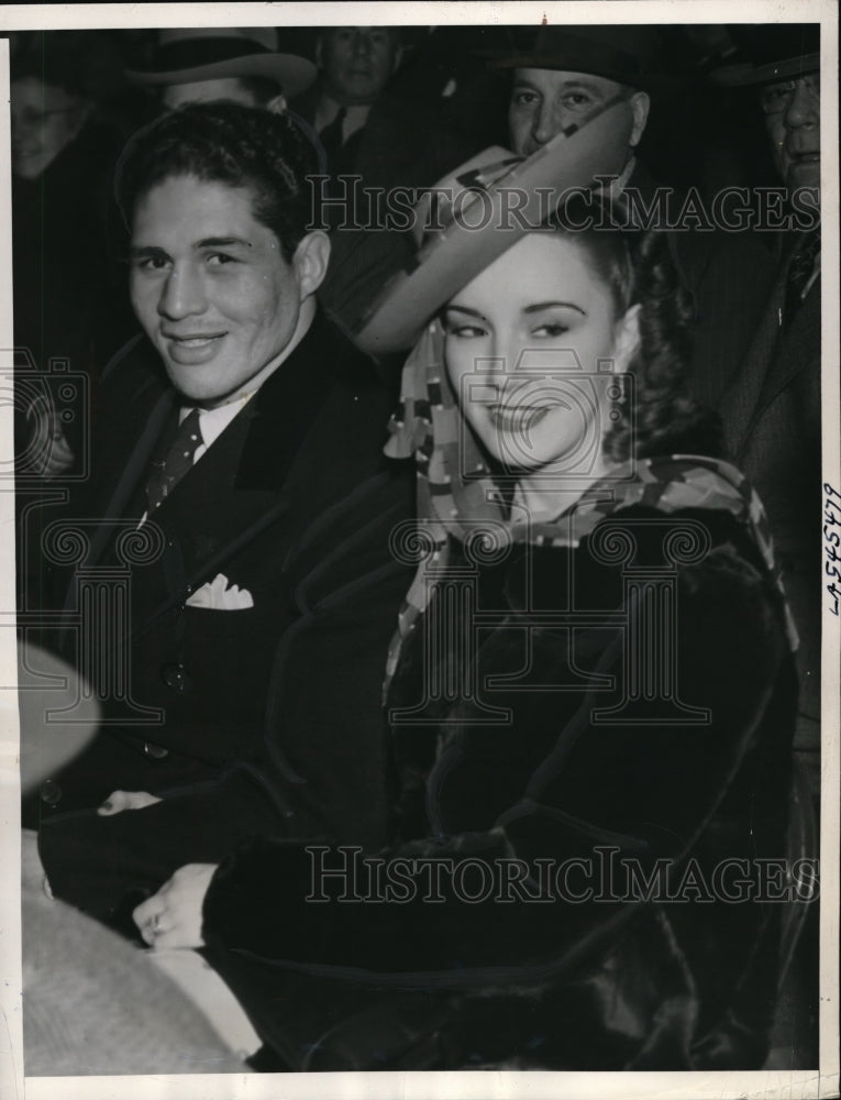 1940 Press Photo ? Godoy Brazil fighter &amp; Mrs? - nes15102 - Historic Images