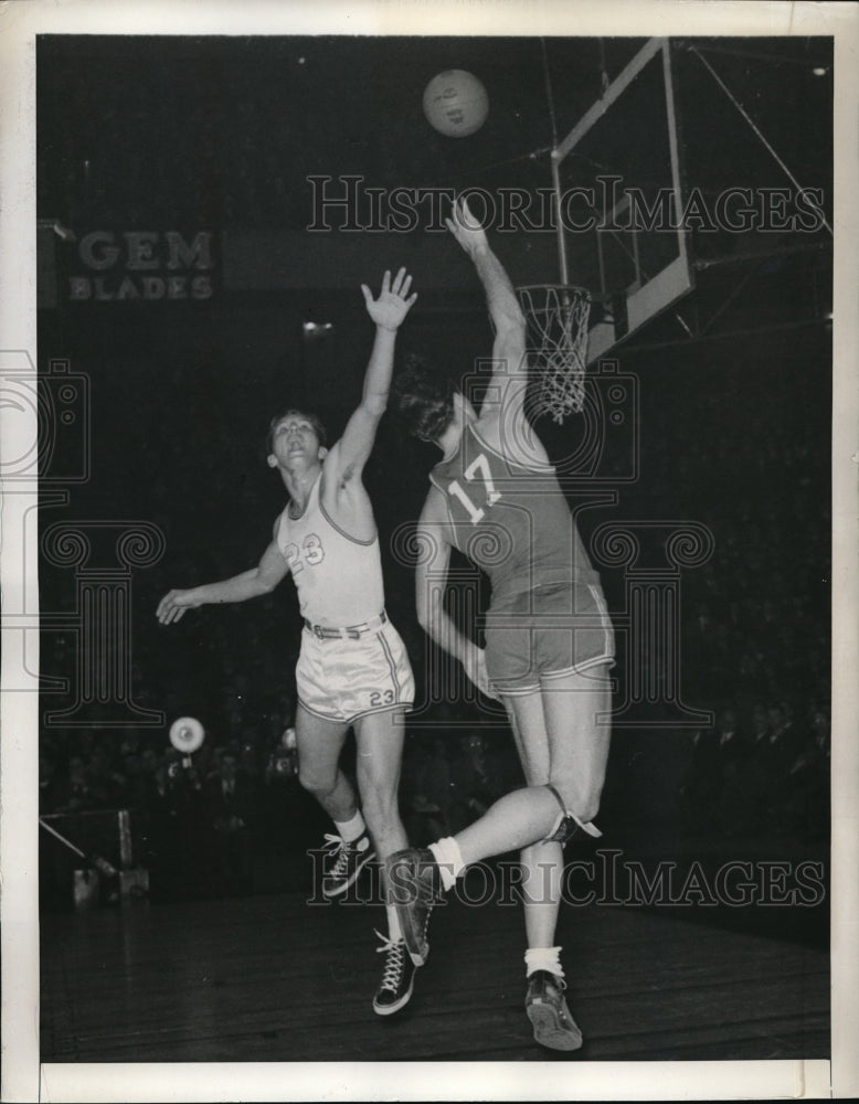 1943 Press Photo Rice&#39;s David Cook vs St John&#39;s Frank Plantamura - nes15218 - Historic Images