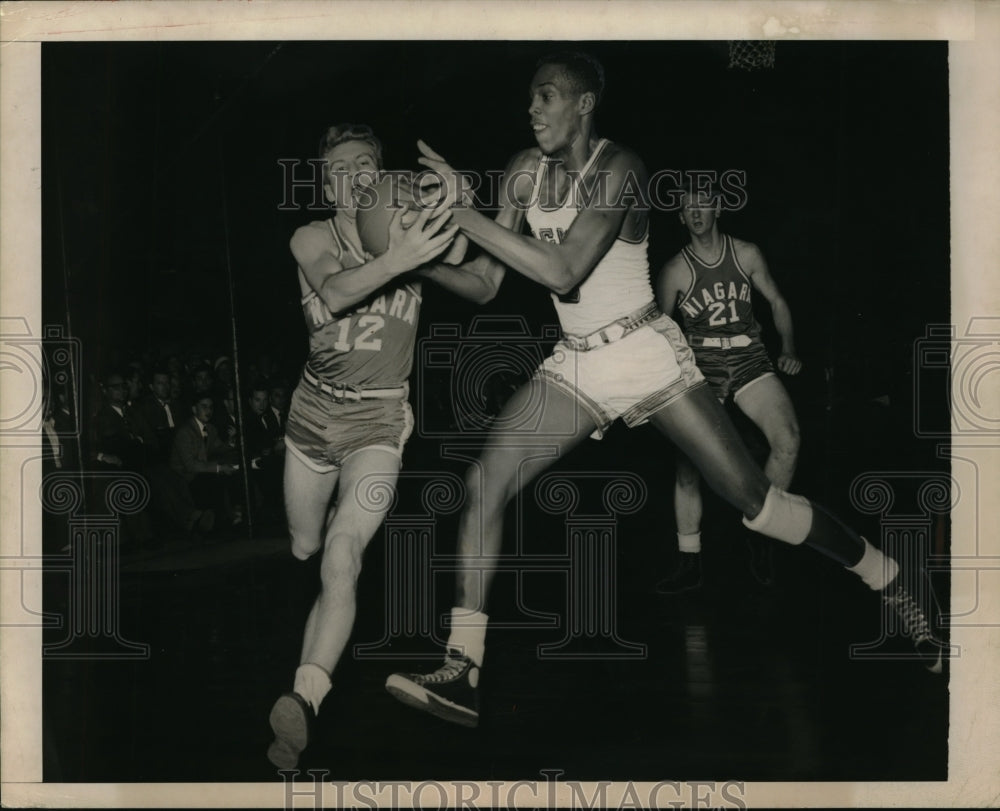 1950 Press Photo Niagara University Basketball Players Historic Images 1950-press-photo-niagara-university-basketball-players-historic-images