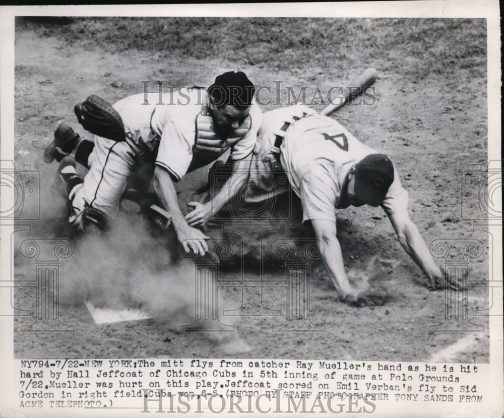 1949 Press Photo Catcher Ray Mueller vs Cubs Hall Jeffcoat - nes15476 - Historic Images