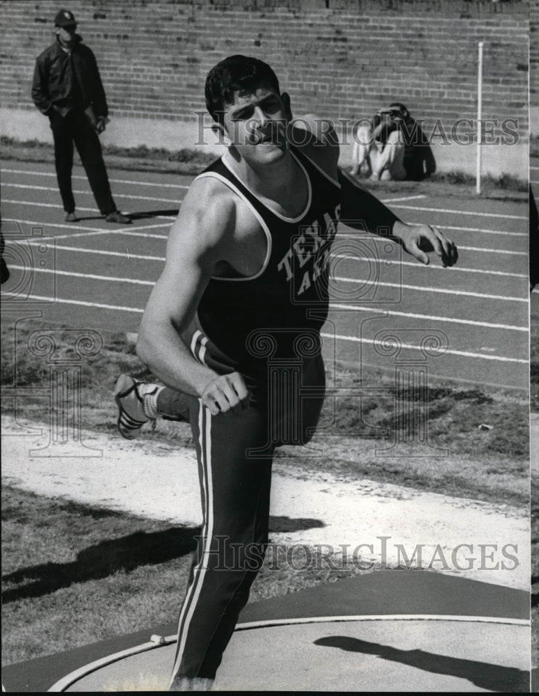 1965 Press Photo Close Up Shows Randy Matson Shot Put - nes15684 - Historic Images