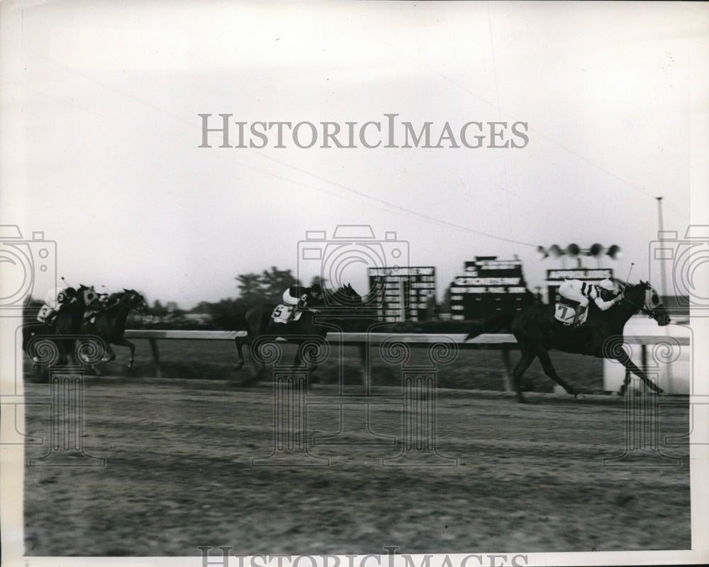 1938 Press Photo White Sand wins at Harve De Grace in Maryland. - nes16208 - Historic Images