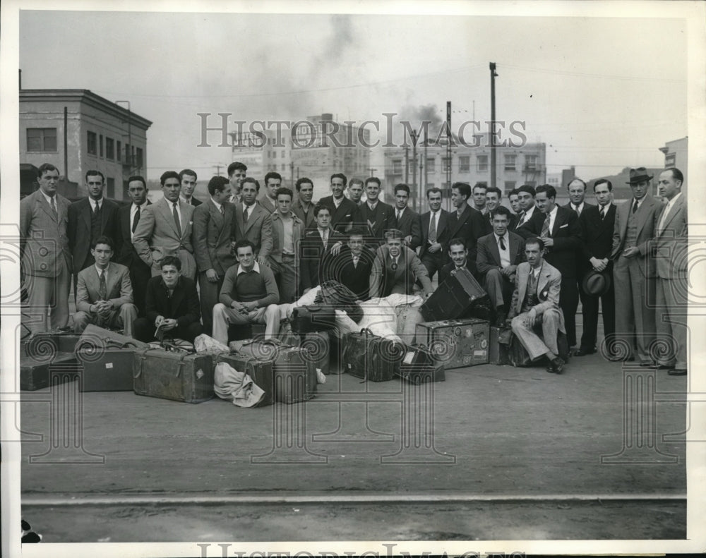 1935 Press Photo Univ of Mexico football team arrives in LA, Calif - nes16912 - Historic Images