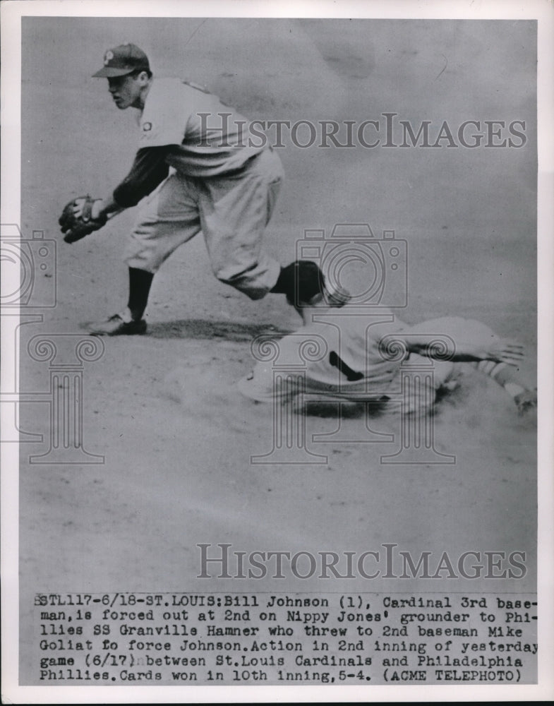 1951 Press Photo Cardinal Bill Johnson out at 2nd vs Mike Goliat of Phillies - Historic Images