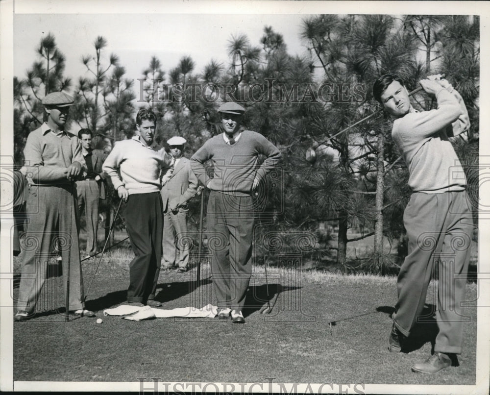 1942 Press Photo Pinehurst NC Melvin Harbert in N&amp; S Open golf tourny - Historic Images