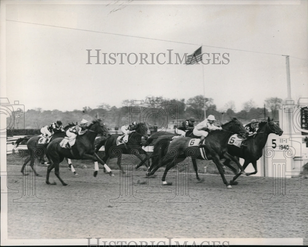 1940 Press Photo Pimlico, Md Garner on Shot Put winds Exterminator Handicap - Historic Images