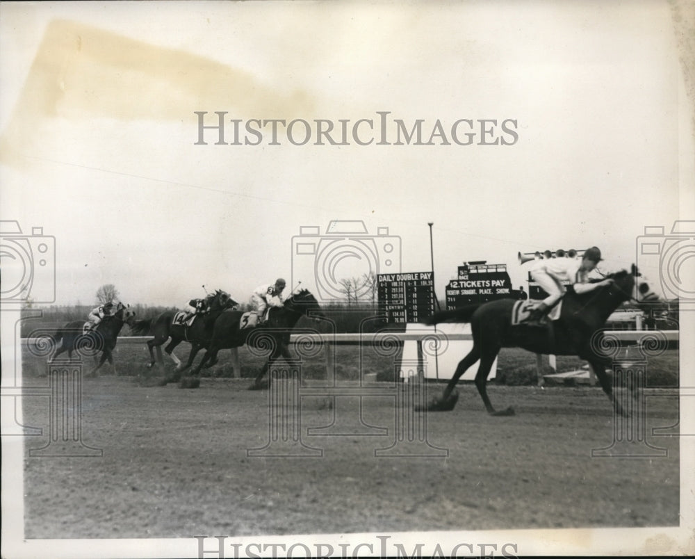 1939 Press Photo Harve de Grace Md jockey Shelhamer on Sun Egret wins vs F Fox - Historic Images