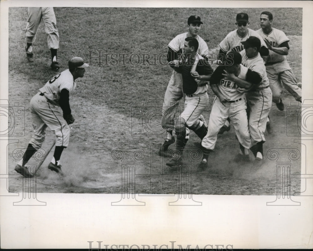 1958 Press Photo Giants Ruben Gomez,Pirate mgr Danny Murtaugh &amp; mgr Bill Rigney - Historic Images