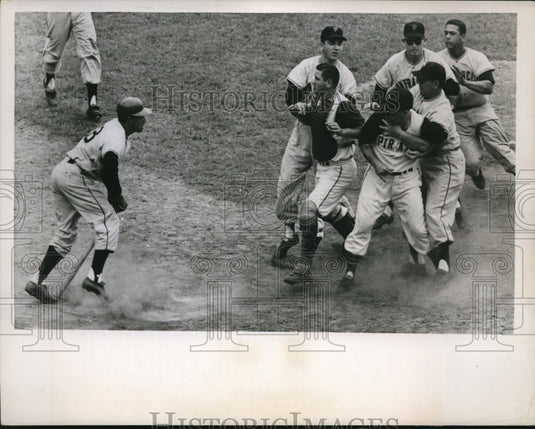 1958 Press Photo Giants Ruben Gomez,Pirate mgr Danny Murtaugh & mgr Bill Rigney - Historic Images