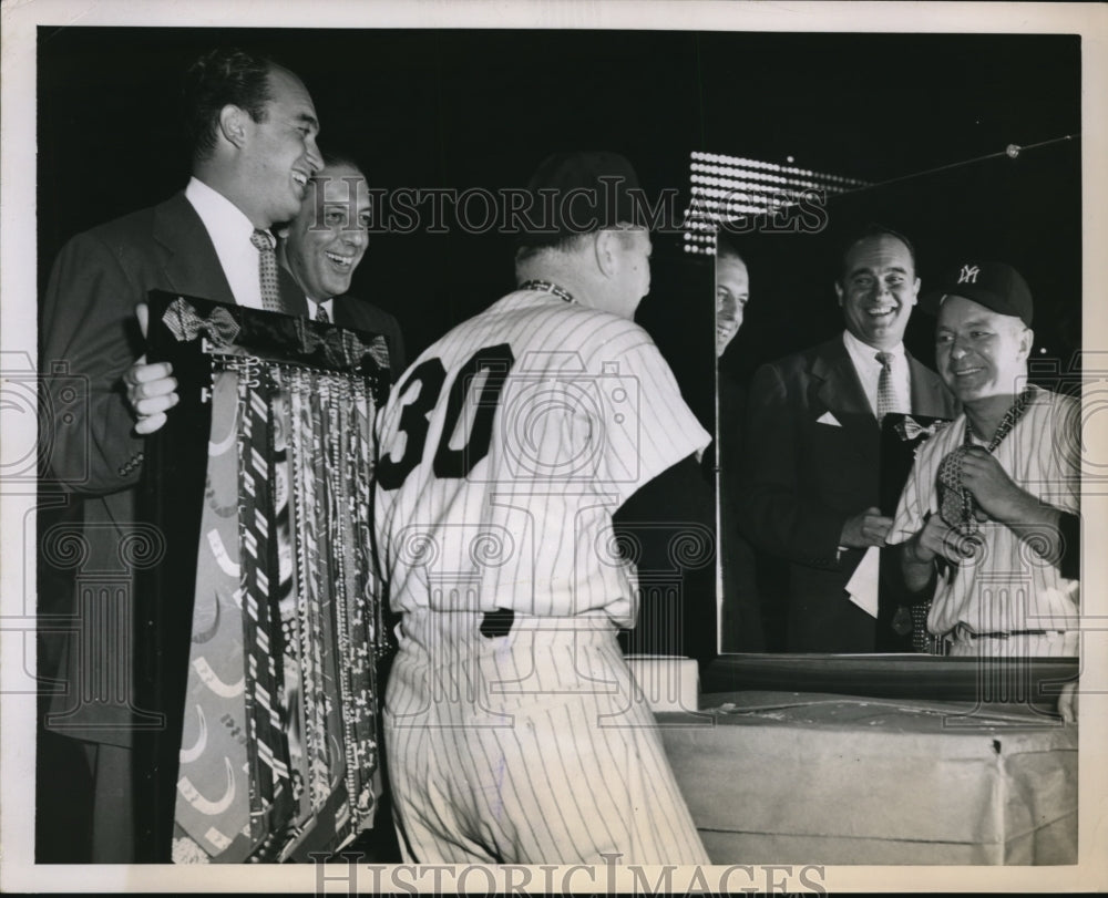 1951 Press Photo Sportscaster Mel Allen &amp; Yankee pitcher Ed Lopat - nes17922 - Historic Images