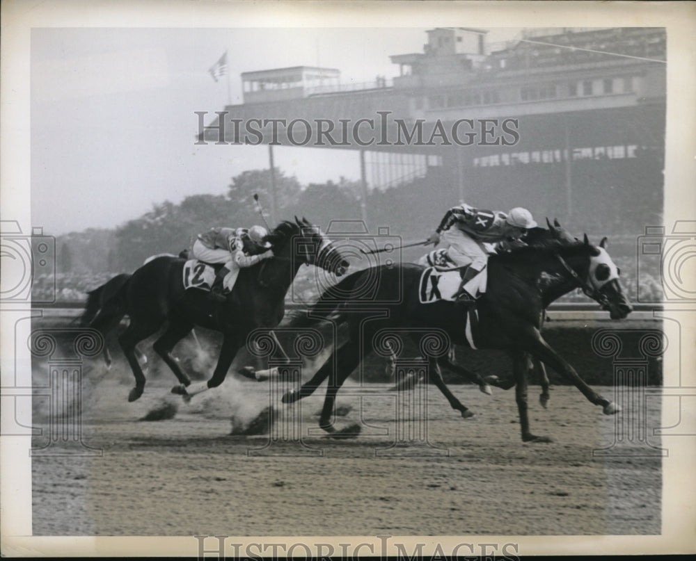 1943 Press Photo Belmont races in NY T Atkinson on Tambo , Rodney Stone, - Historic Images