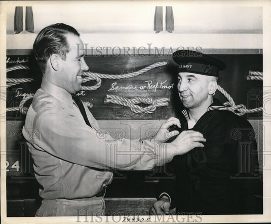 1945 Press Photo Sampson, NY Aldo Ruff Donelli coach of Rams & Chief Spec Ray Sm - Historic Images