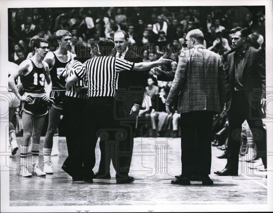 1957 Press Photo St Joseph coach Rbt Straub & officials  J Haughton,H Cox - Historic Images