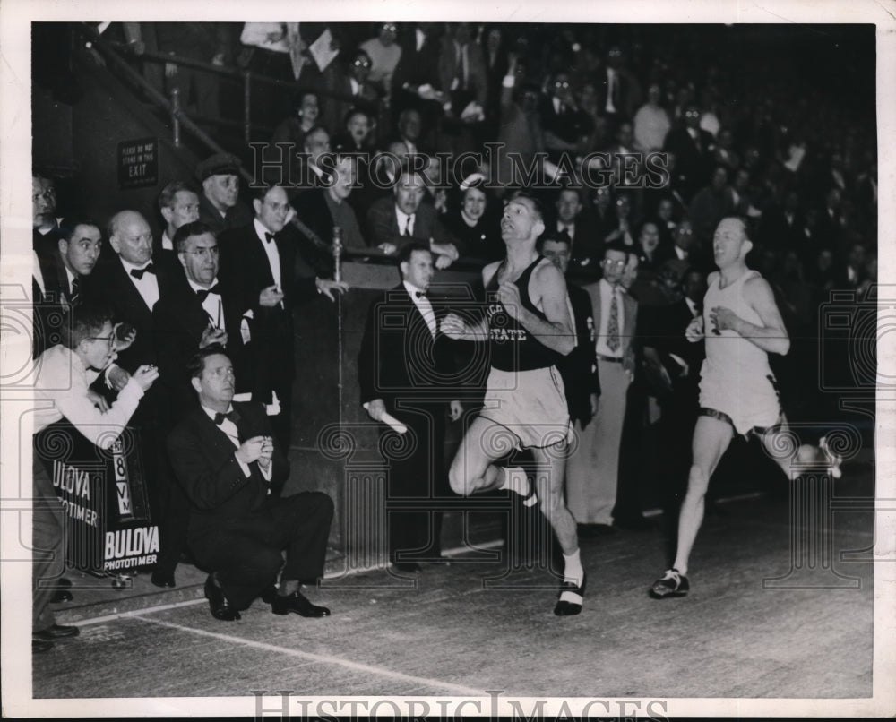 1952 Press Photo Bill Mack, Fred Wilt at AAU championships in NYC - nes18245 - Historic Images