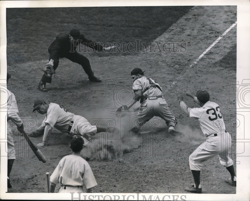 1945 Press Photo Augie Galan of Dodgers safe at home vs Cards Rice - Historic Images