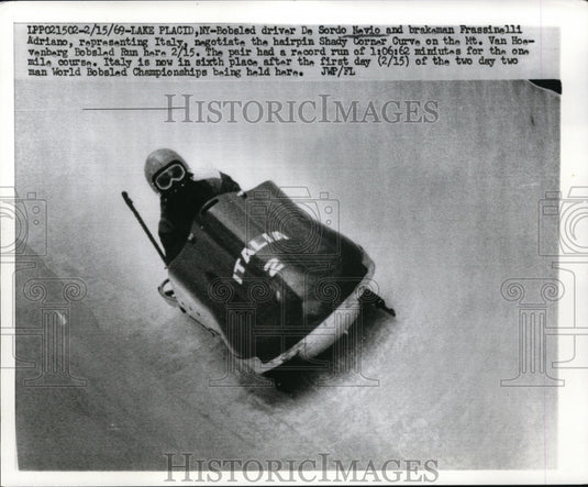 1969 Press Photo Bobsledder De Sordo Navio & Frassinelli of Italy in Olympics - Historic Images