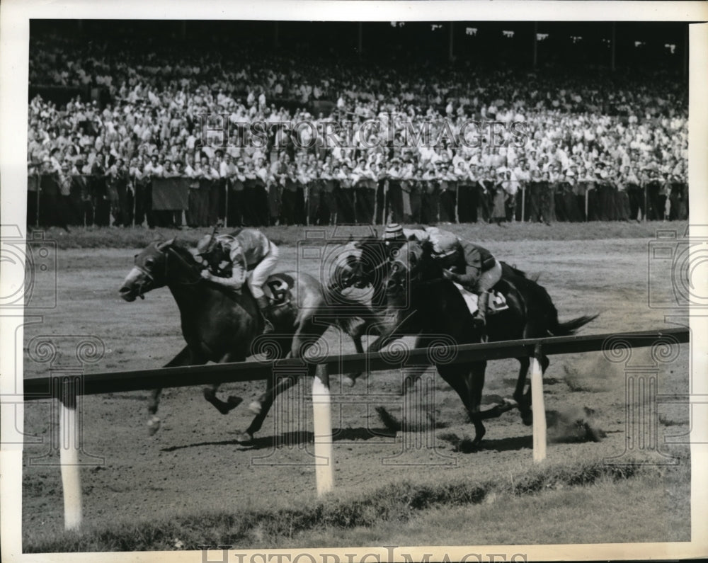 1943 Press Photo Jamaica track NY H Beast on Water Pearl vs Royal Nap - Historic Images