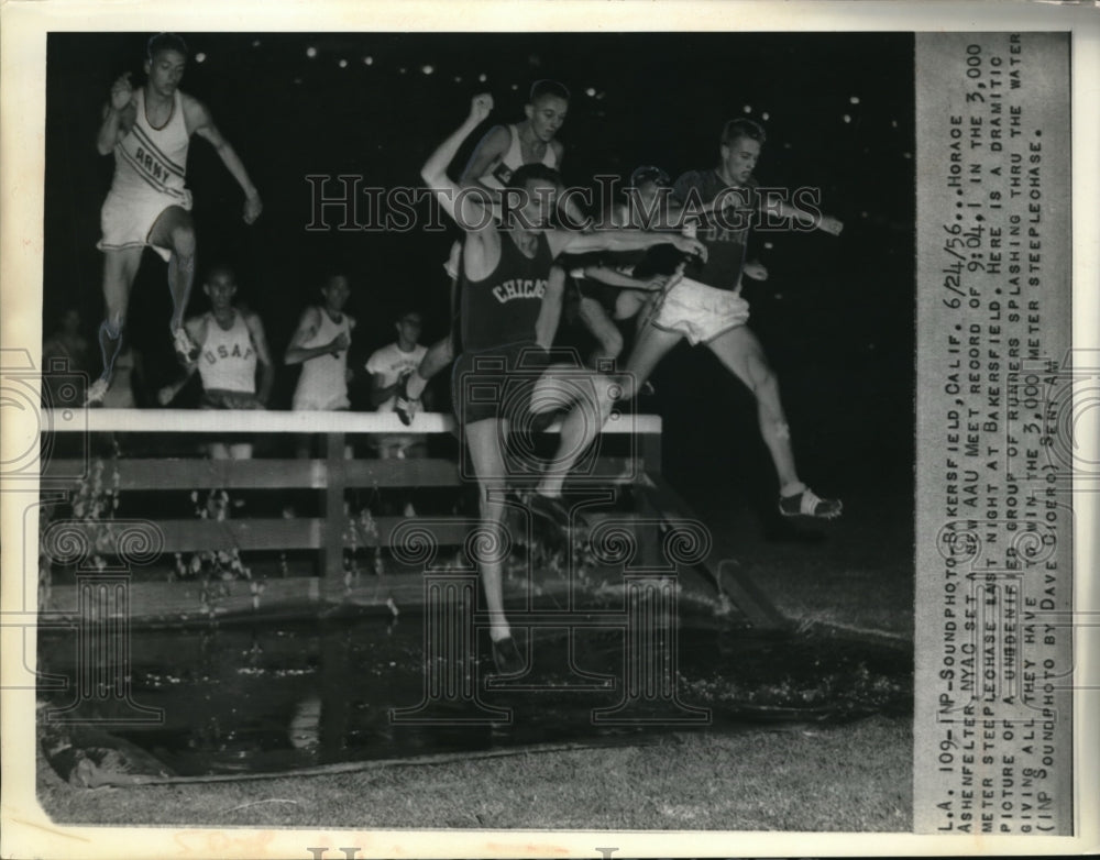 1956 Press Photo Horace Asg=henfelter of NYAC at AAU meet in 3000 steeplechase - Historic Images