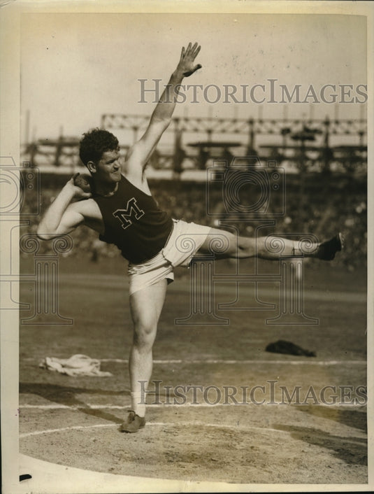 1926 Press Photo Doss Rickerson of Univ of Mo shotput at Penn Relays - nes18995 - Historic Images