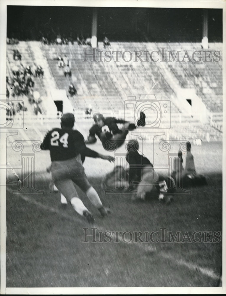 1936 Press Photo Lew Elverson of Penn vs Lafayette at Philadelphia - nes19101 - Historic Images