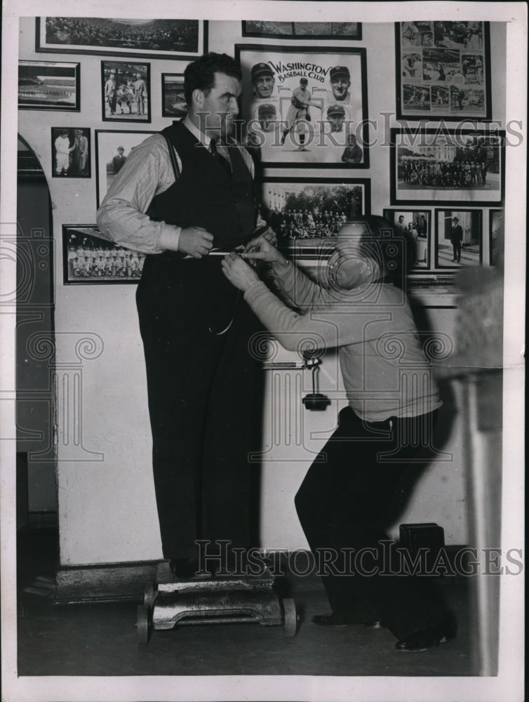 1937 Press Photo Francis Shanty Hoganm Senators catcher &amp; Frank Baxter asst, - Historic Images