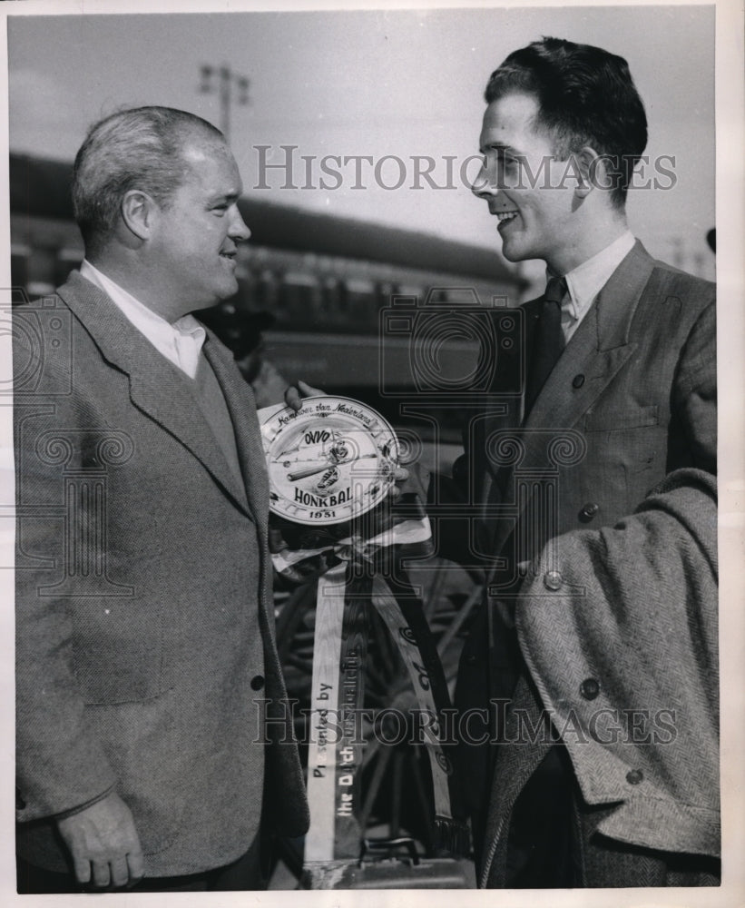 1952 Press Photo Phoenix, Az Hannie Urbanus &amp; Horace Stoneham NY Giants owner - Historic Images