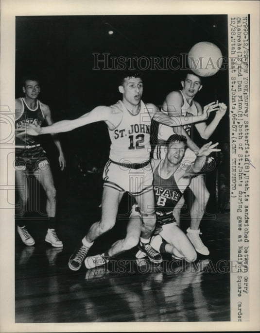 1949 Press Photo Murray Satterfield of Utah vs G Calabresem Dan Finn of St John' - Historic Images