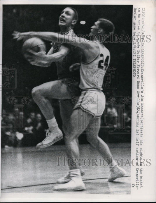1960 Press Photo Evansville's Jim Nossett vs Butler's Bose Orville - Historic Images