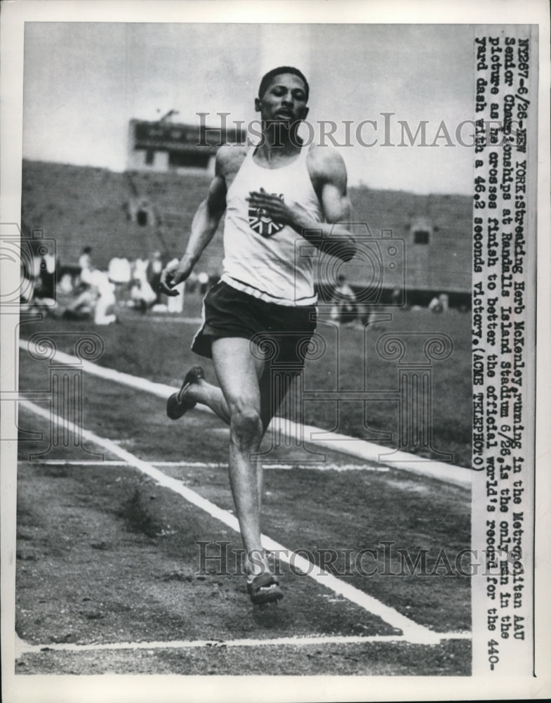 1949 Press Photo NYC Herb McKenley in 440 yard dash in 46.2 seconds - nes19465 - Historic Images