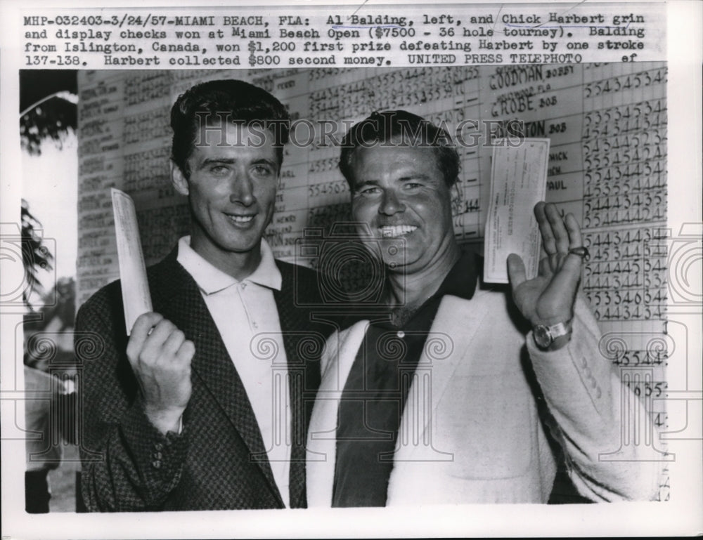 1957 Press Photo Al Balding and Chick Harbert display checks at Miami Beach Open - Historic Images