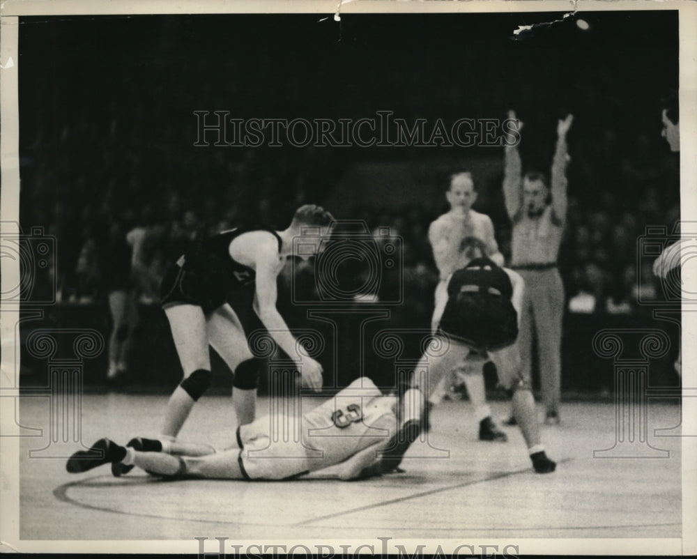1936 Press Photo LI Univ trips Duquense player Geo Dremich in NYC - nes20277 - Historic Images