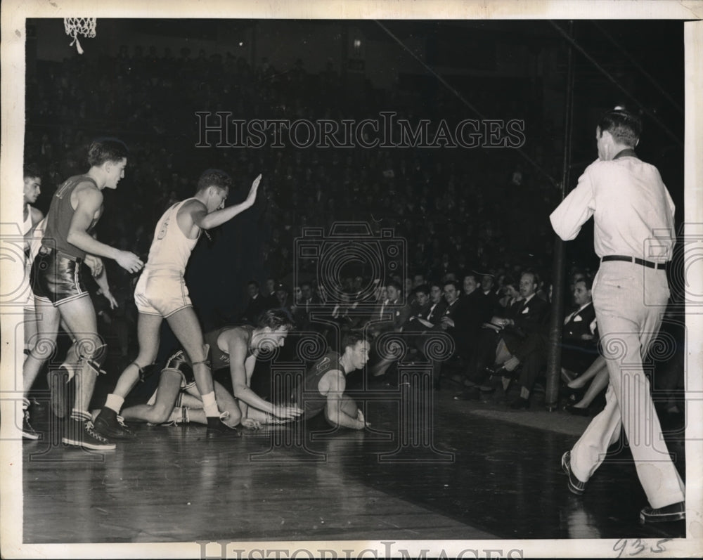 1943 Press Photo NYC M Driscoll of St Francis , J Deegan, S Tannenbaum of NYU - Historic Images