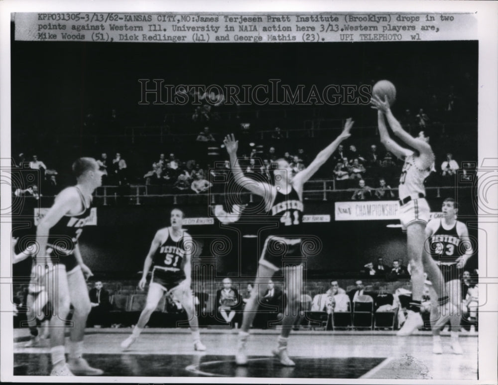 1962 Press Photo Kansas City Mo Pratt Institute J Terjesen vs W Ill Univ at NAIA - Historic Images