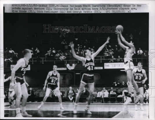 1962 Press Photo Kansas City Mo Pratt Institute J Terjesen vs W Ill Univ at NAIA - Historic Images