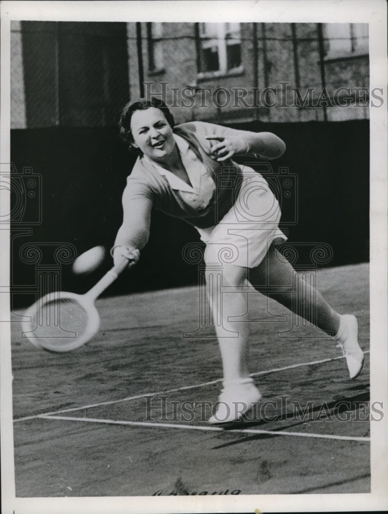 1937 Press Photo Betty Nuthall in Paddington Lawn Tennis tournament, England - Historic Images