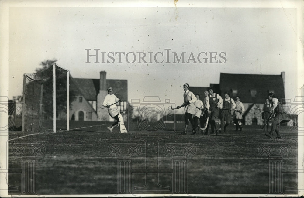 1931 Press Photo All Scottis Women&#39;s hockey team defeats Stuveysant - nes20500 - Historic Images