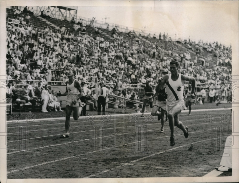 1935 Press Photo Louis P Walker GA Tech in 220yd dash in NYC - nes20585 - Historic Images