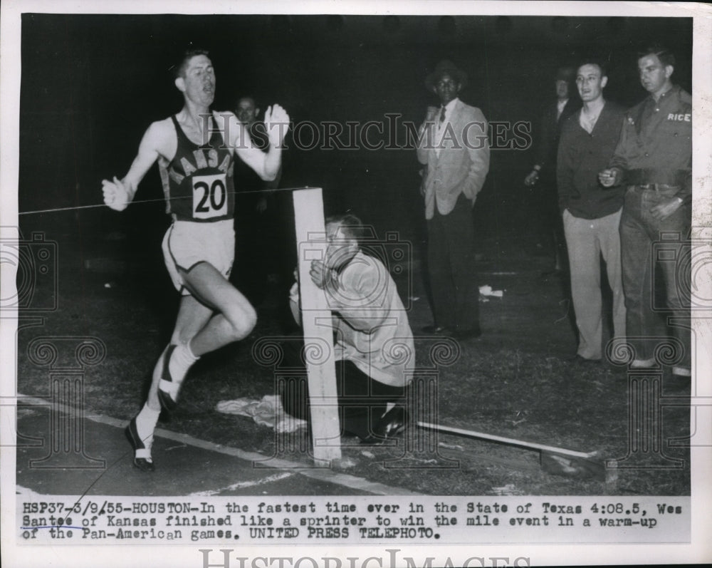 1955 Press Photo Wes Santee during warm up at Pan-American Games in Texas - Historic Images