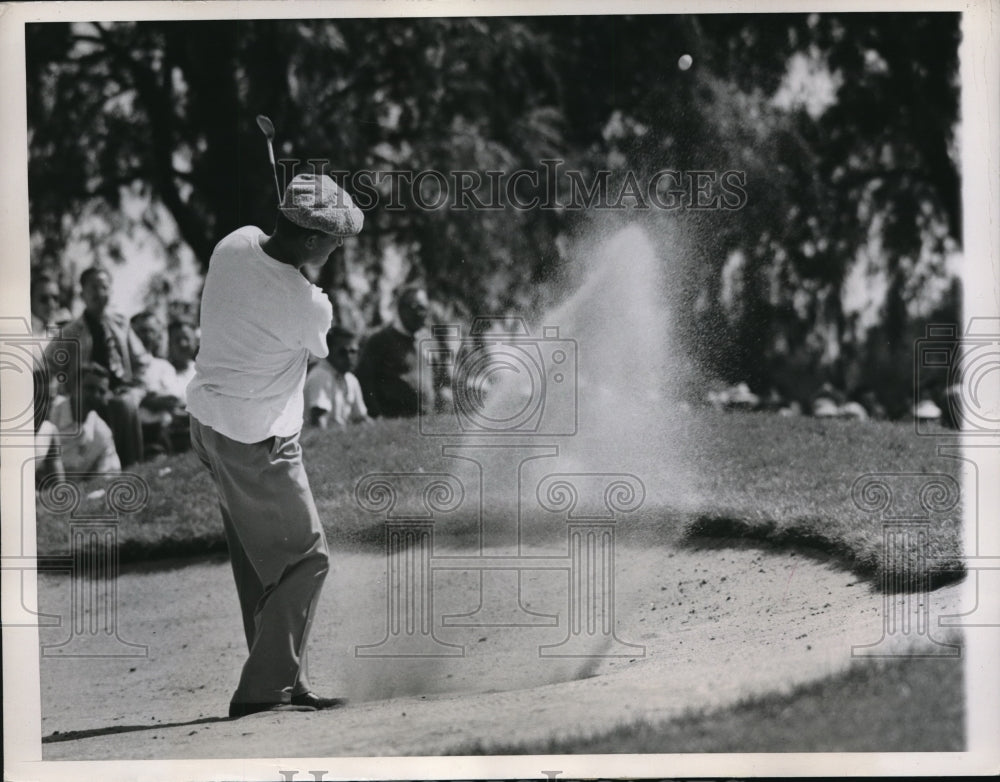 1949 Press Photo Chicago J Dutch Harrison on 8th hole of first round in National - Historic Images