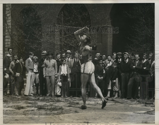 1933 Press Photo NYUs Pete Zaremba in hammer throw of 161' 5" - nes20776 - Historic Images