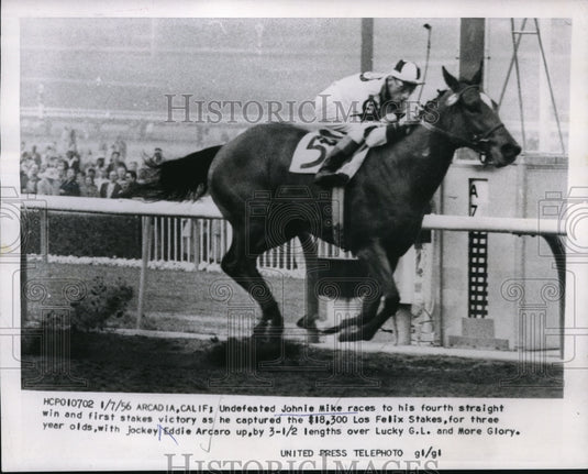 1956 Press Photo Arcadia Calif Jockey Eddie Arcaro on Jon=hnie Maike wins - Historic Images