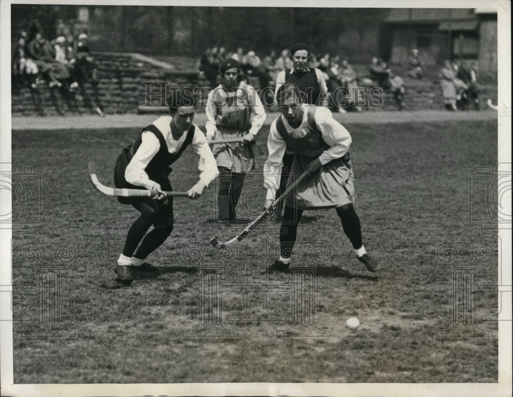 1933 Press Photo Women&#39;s field hockey Philadelphia teams - nes20880 - Historic Images